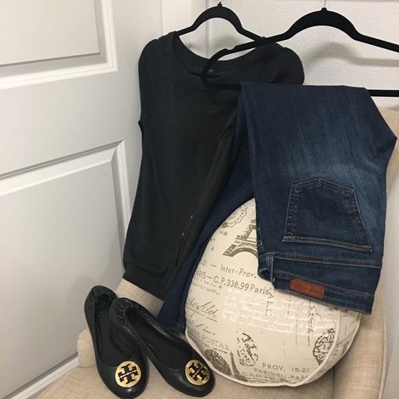 ✨ Moving sale 🚗- 🌟Host Pick🌟 Tory Burch, Black Reva Flats, Size 8 - Picture 2 of 6